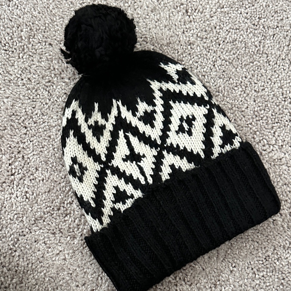 Old Navy Black and White Patterned Pom-Pom Beanie